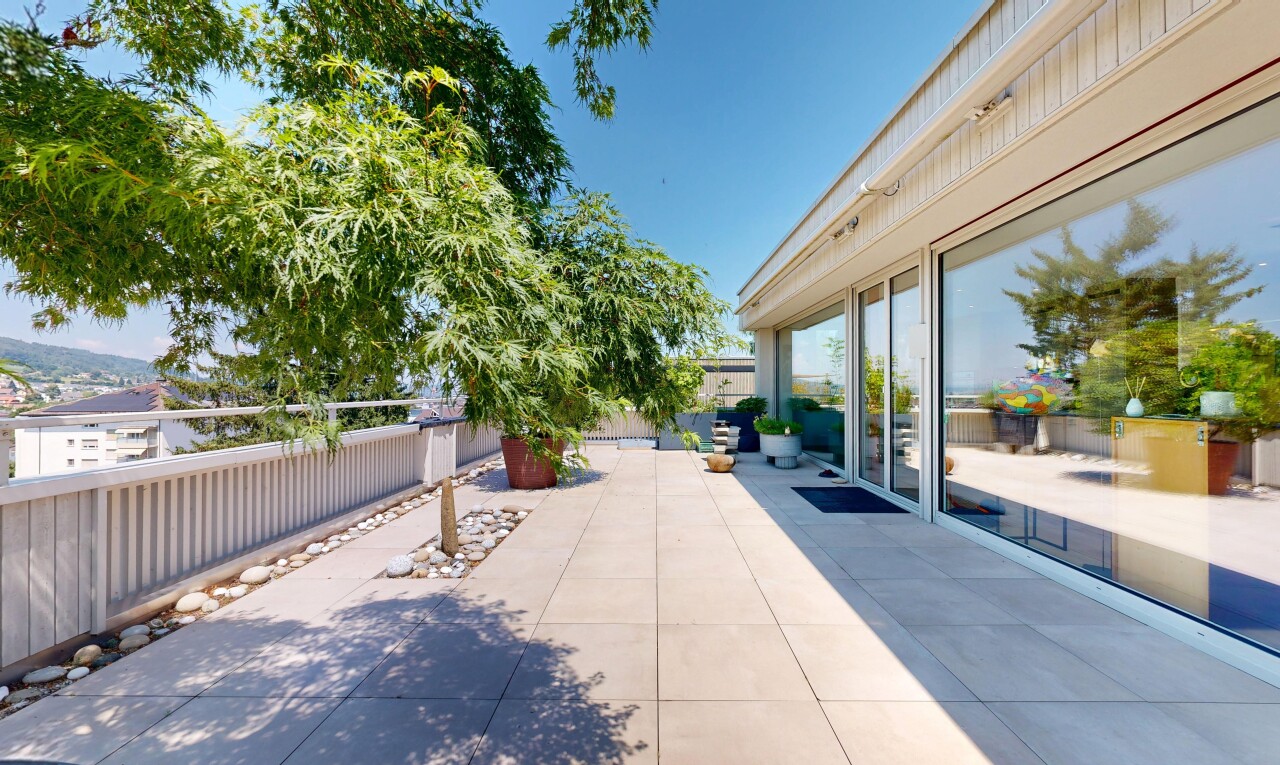 terrasse mit zaun, day time, terrasse, und from property