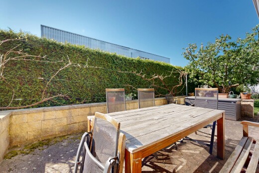 terrasse mit essbereich im freien, from property, day time, und terrasse