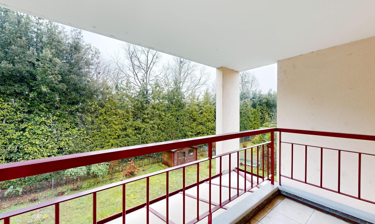 balcon avec from property, overcast, et balcon
