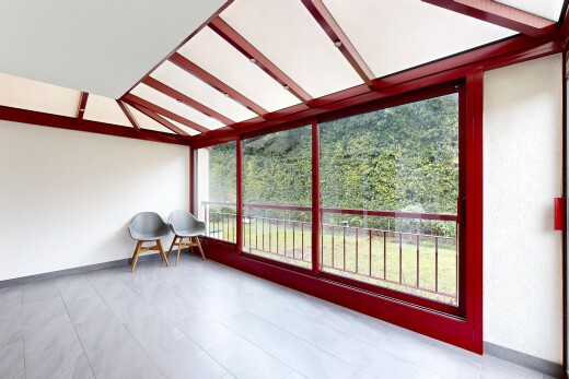 pièce vide avec natural light, lumière naturelle, inside property, baseboards wall, et plinthes murales