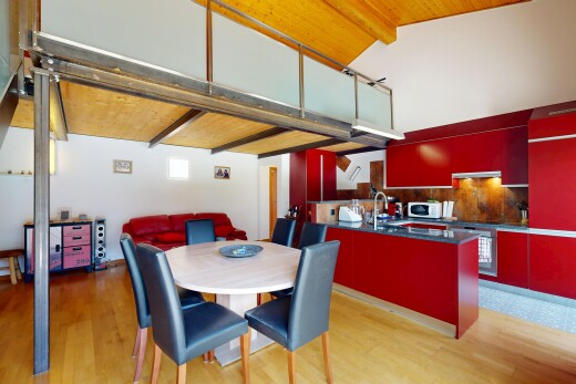 salle à manger avec drywall, cloison sèche, high end ceiling, beamed ceiling, et plafond à poutres