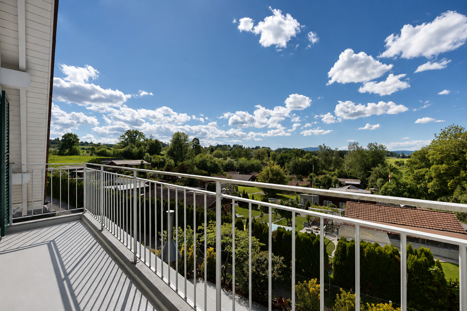 balcon avec from property, balcon, et day time