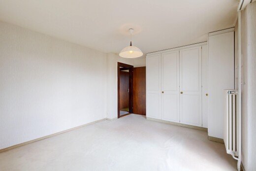 pièce vide avec drywall, cloison sèche, inside property, baseboards wall, et plinthes murales