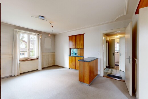 pièce vide avec natural light, lumière naturelle, carpet, moquette, et inside property