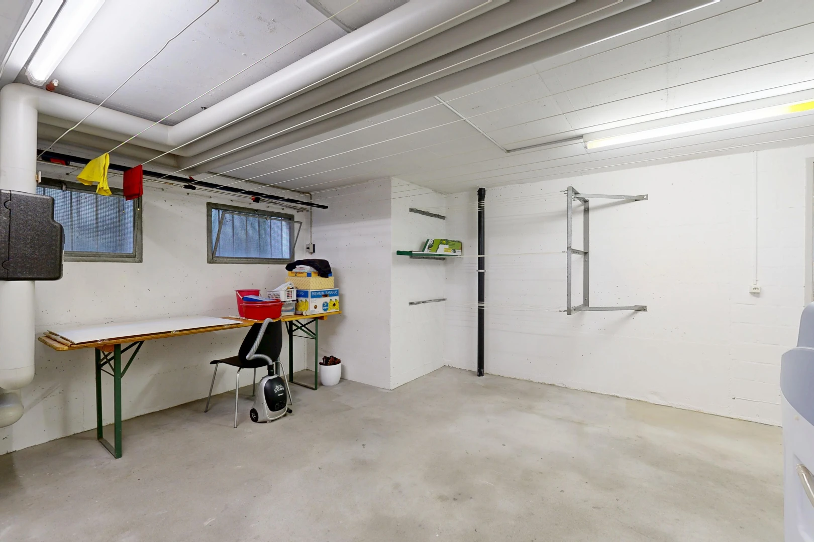 parking avec inside property
