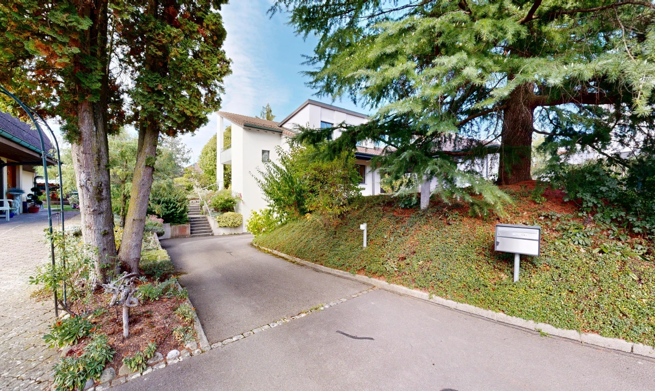façade avec day time et property visible