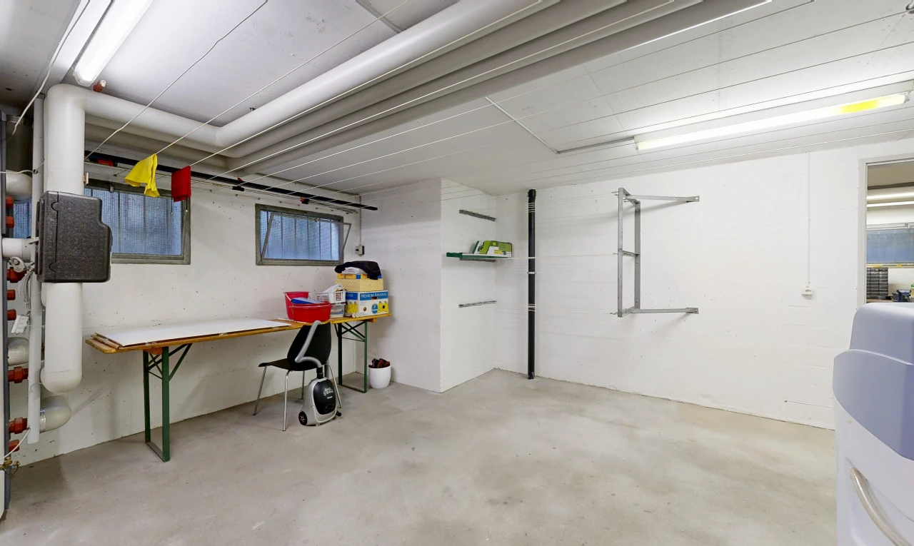 parking avec inside property