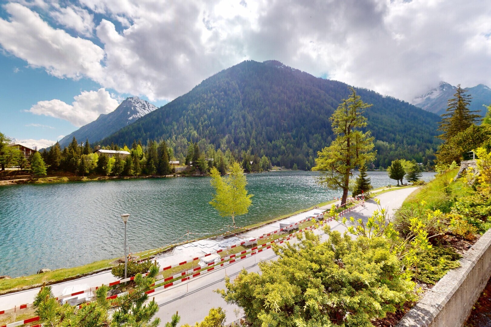 vue sur la mer avec vue sur l'eau, water view, vue sur la montagne, mountain view, et view focus