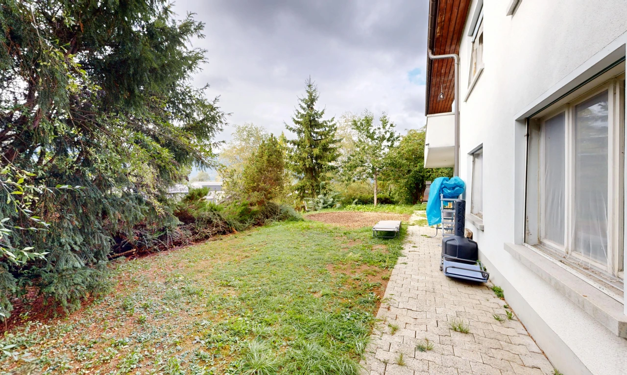 jardin avec from property, pelouse, et overcast