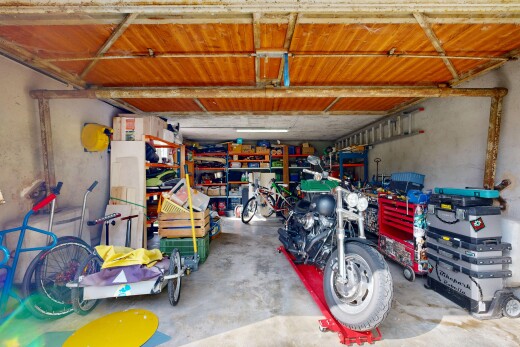 parking avec inside property