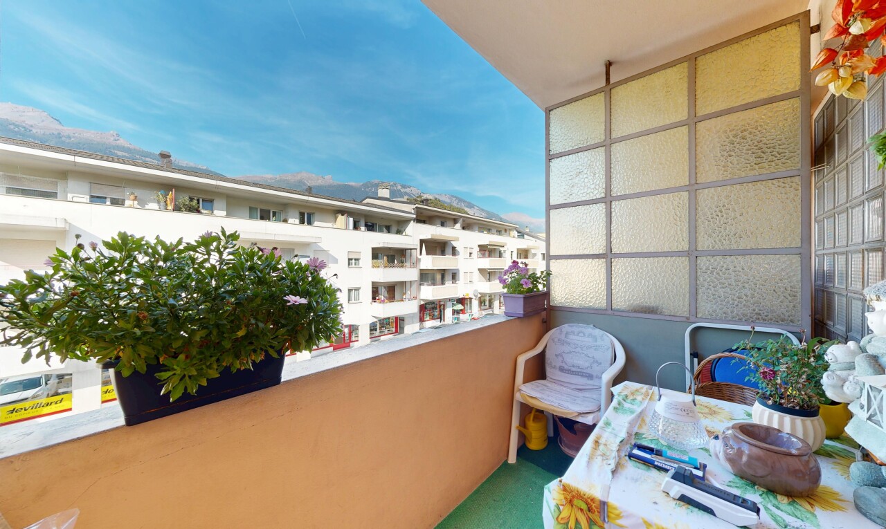 balcon avec balcon, from property, day time, et apartment complex view
