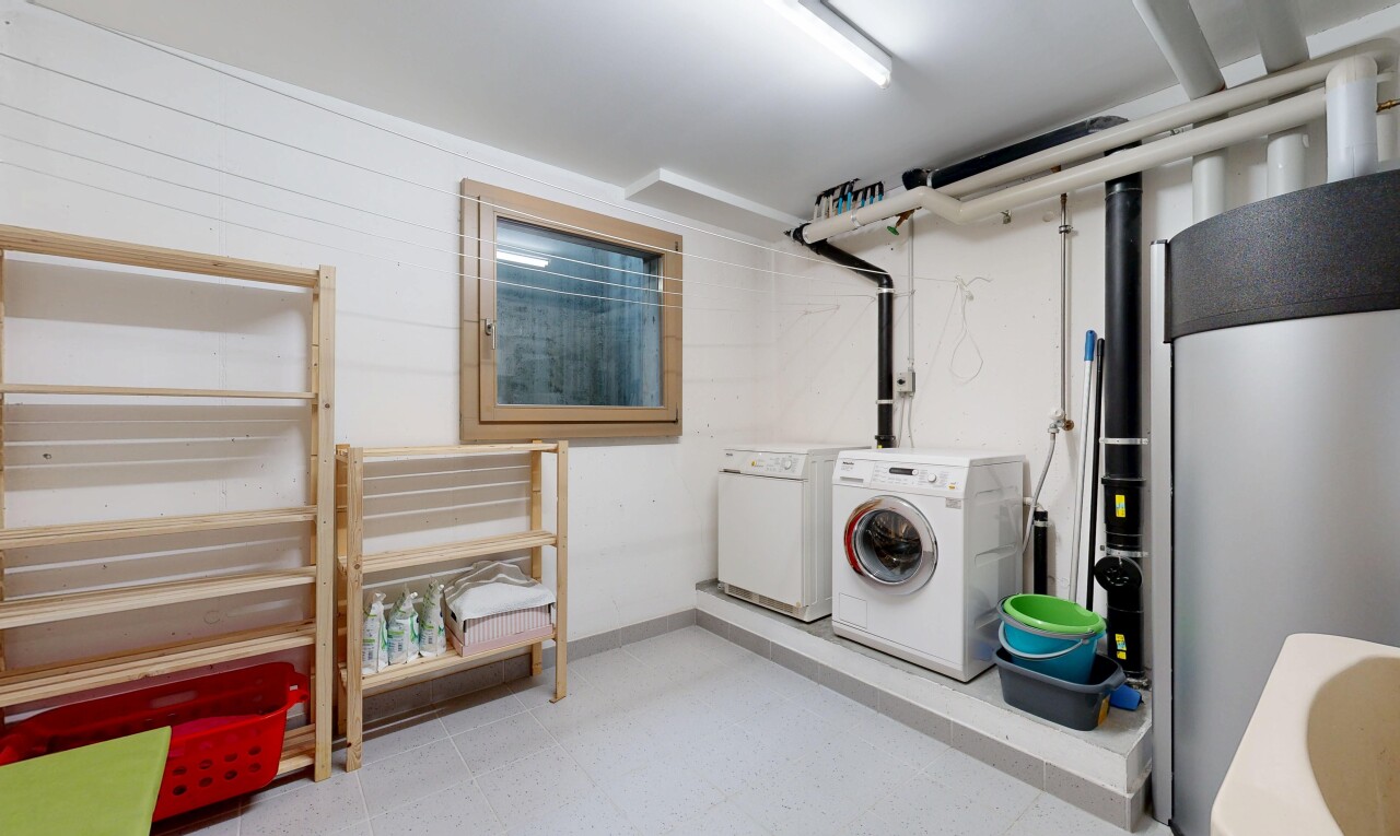 wäschekammer mit light floor, inside property, und tumbler