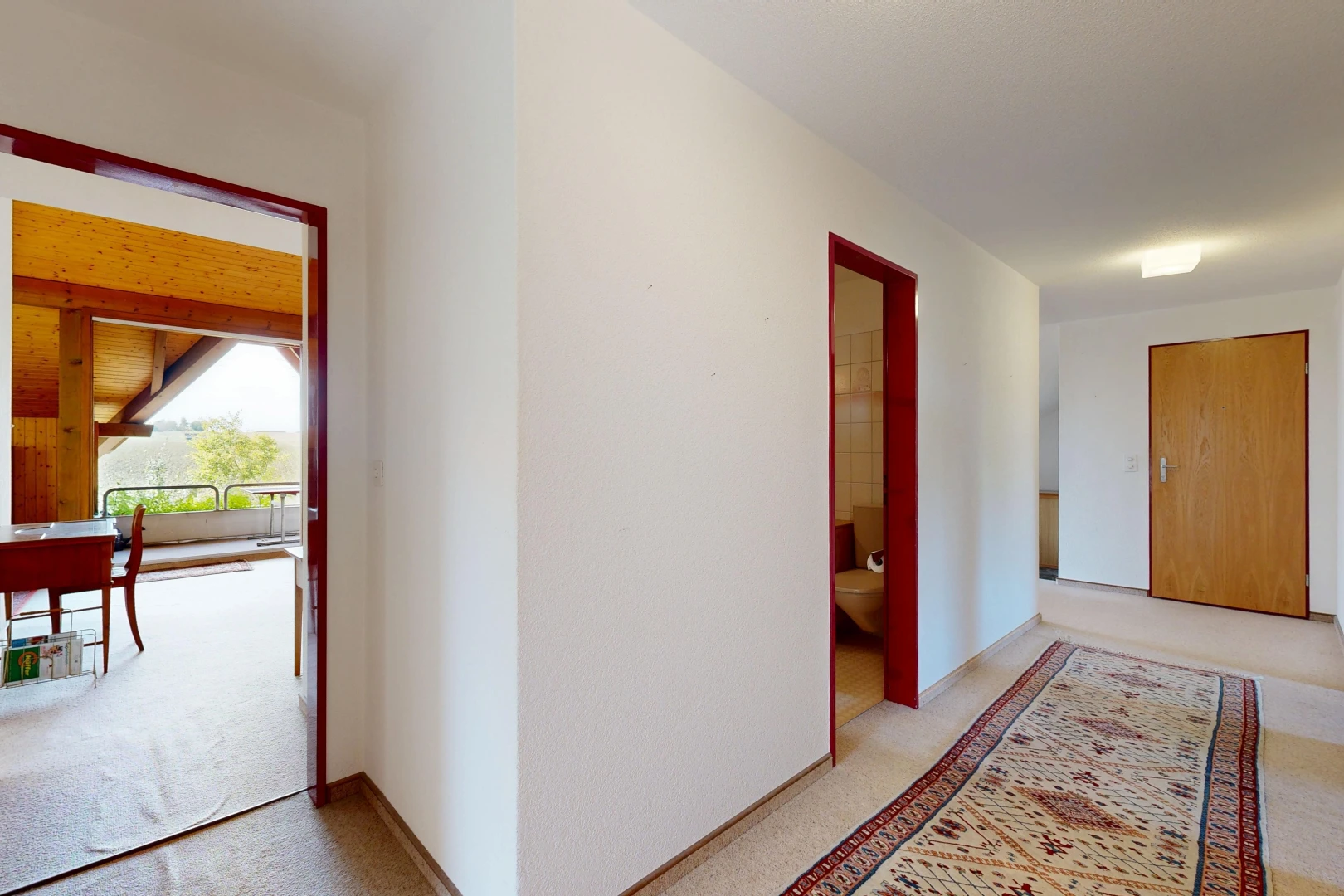 couloir avec drywall, cloison sèche, inside property, carpet, et moquette