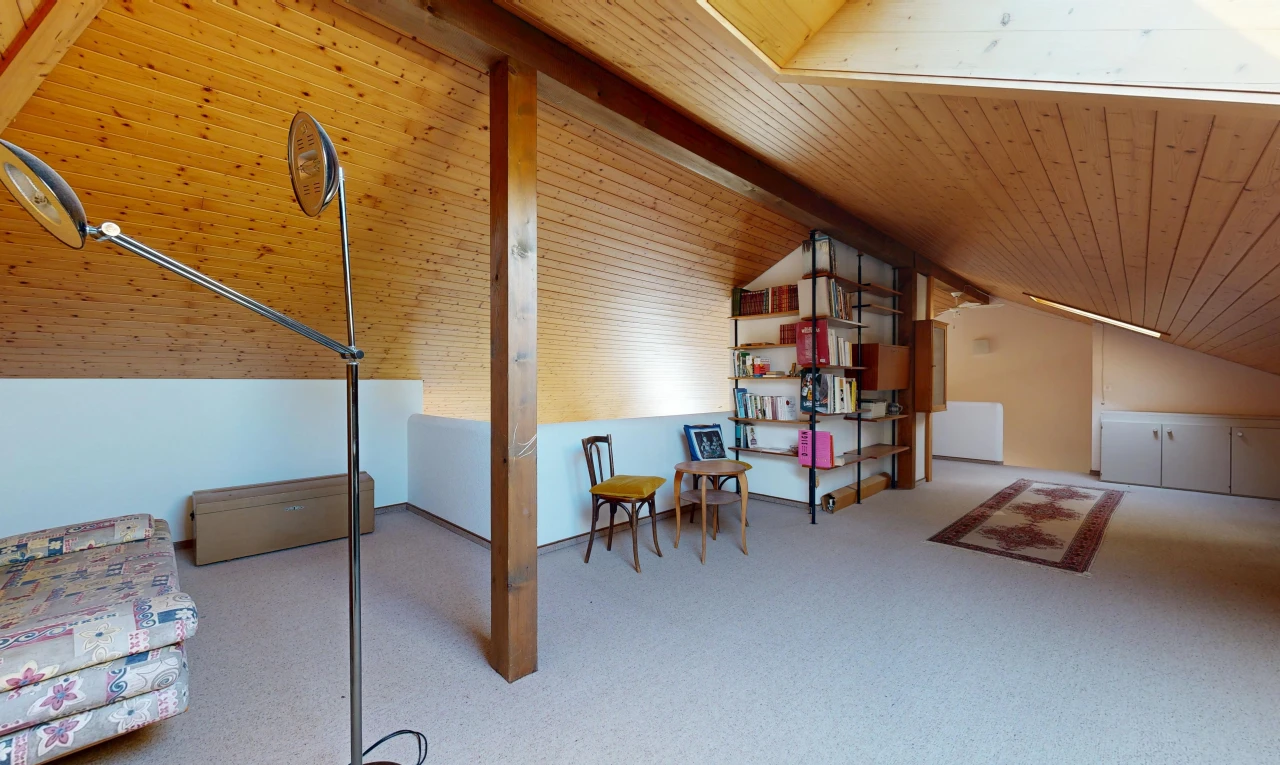 chambre avec plafond en bois, wood ceiling, pièce supplémentaire, inside property, et cloison sèche