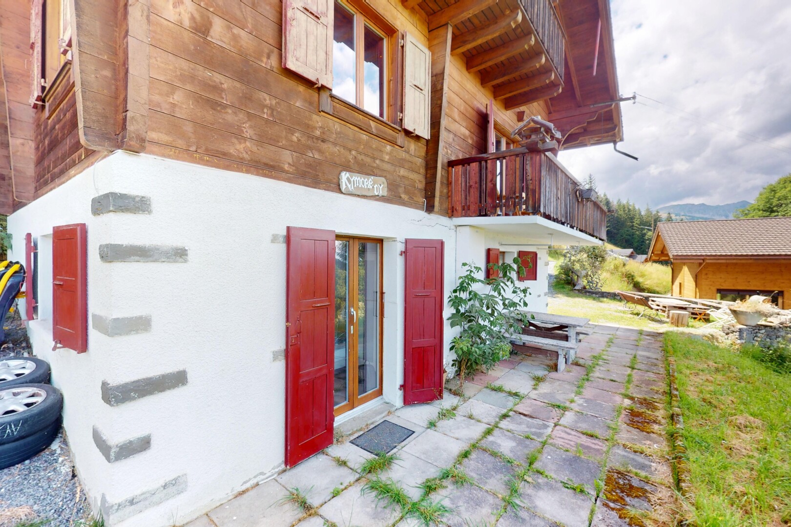 außenansicht mit property visible und stuckverkleidung