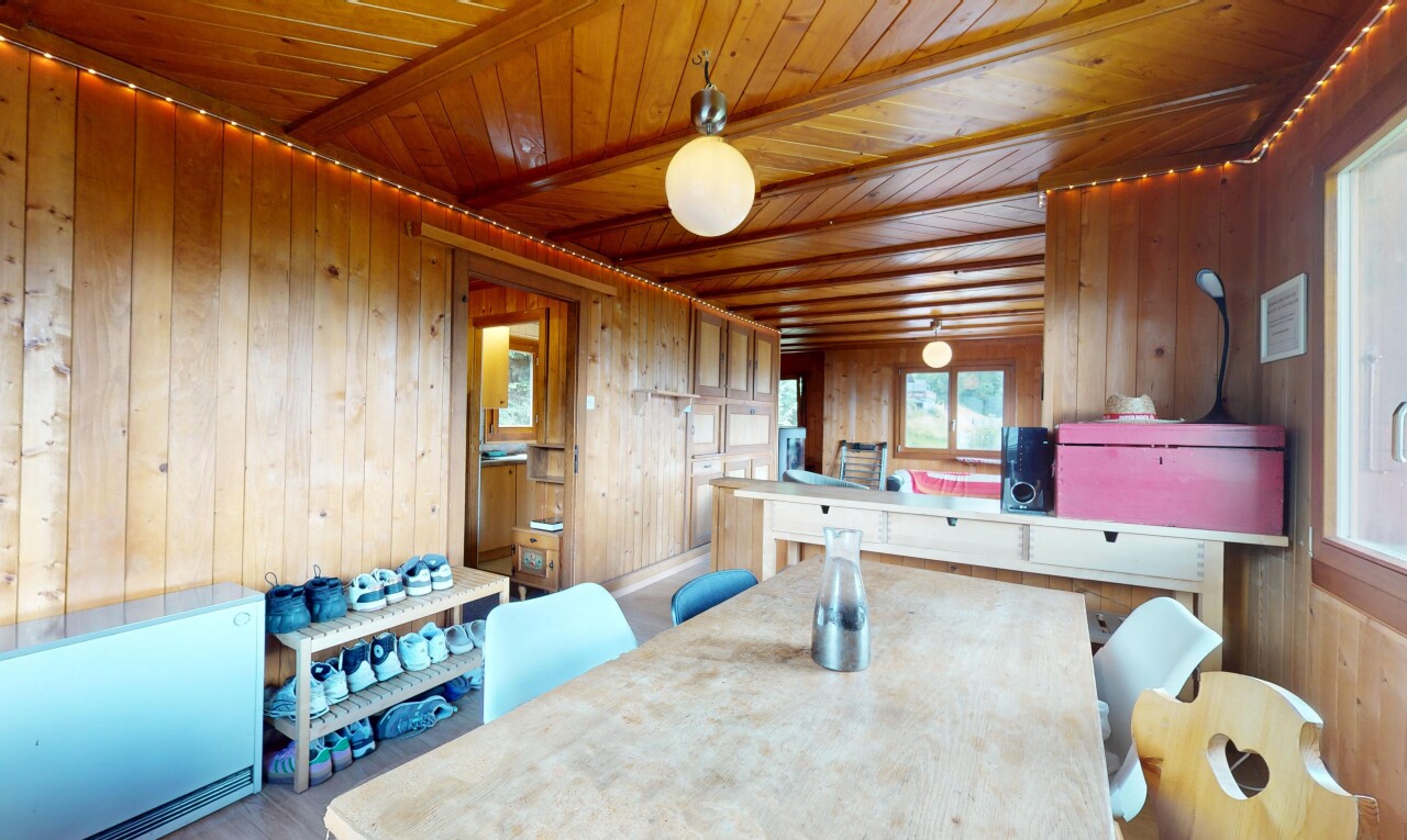 esszimmer mit wood ceiling, holzdecke, natural light, natürliches licht, und wood wall