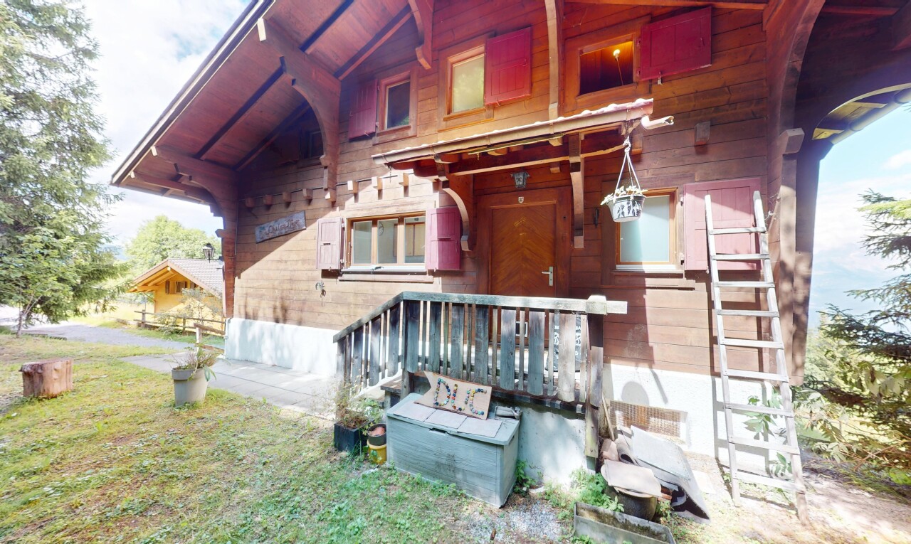 außenansicht mit holzverkleidung, property visible, und horizontale verkleidung