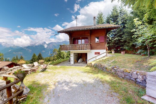 außenansicht mit auffahrt, schornstein, horizontale verkleidung, blick auf die berge, und mountain view