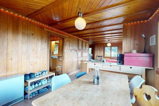 esszimmer mit wood ceiling, holzdecke, natural light, natürliches licht, und wood wall