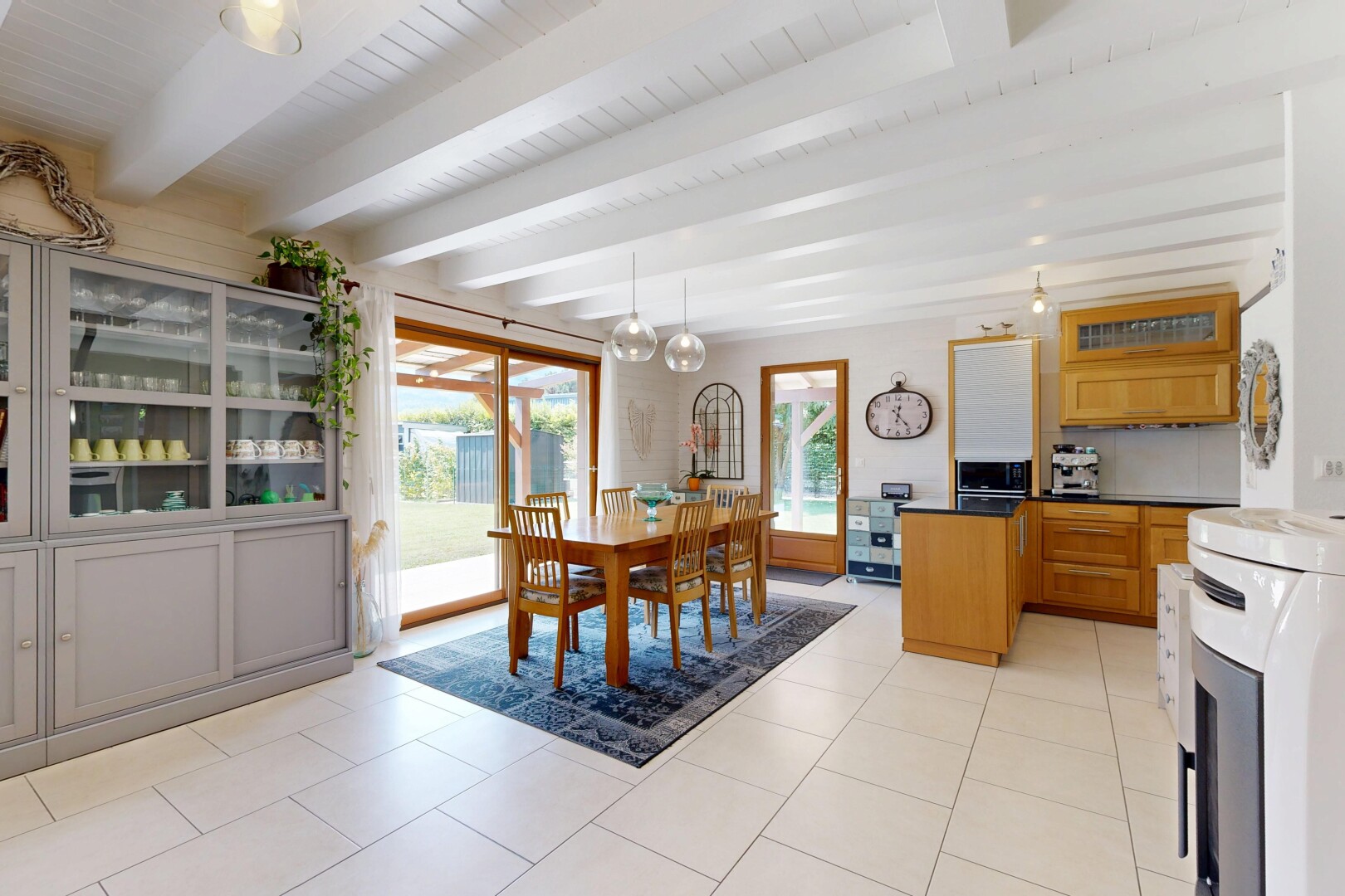 esszimmer mit inside property, light floor, natural light, natürliches licht, und tile floor