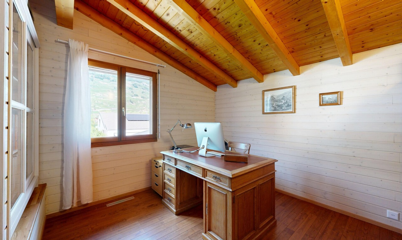 büro mit wood wall, holzwand, bürobereich, wood finish floor, und holzfußboden