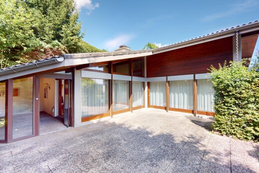 façade avec property visible et day time