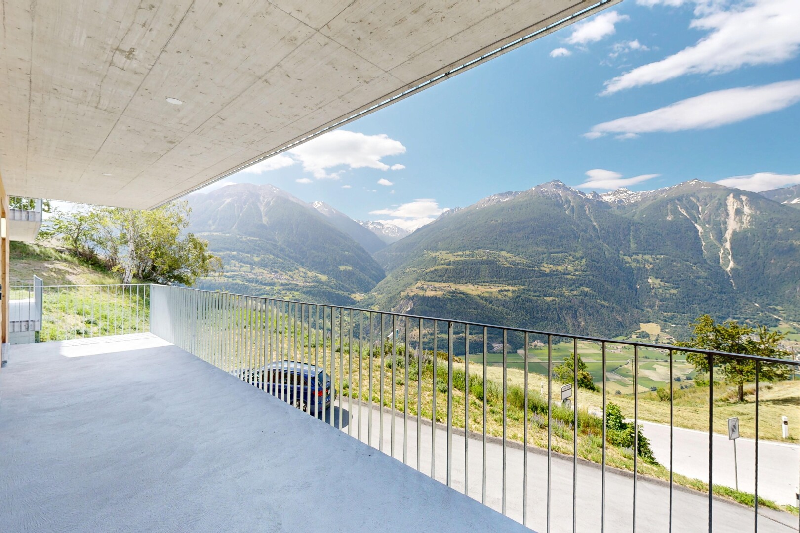 blick auf die berge mit from property, blick auf die berge, mountain view, und day time