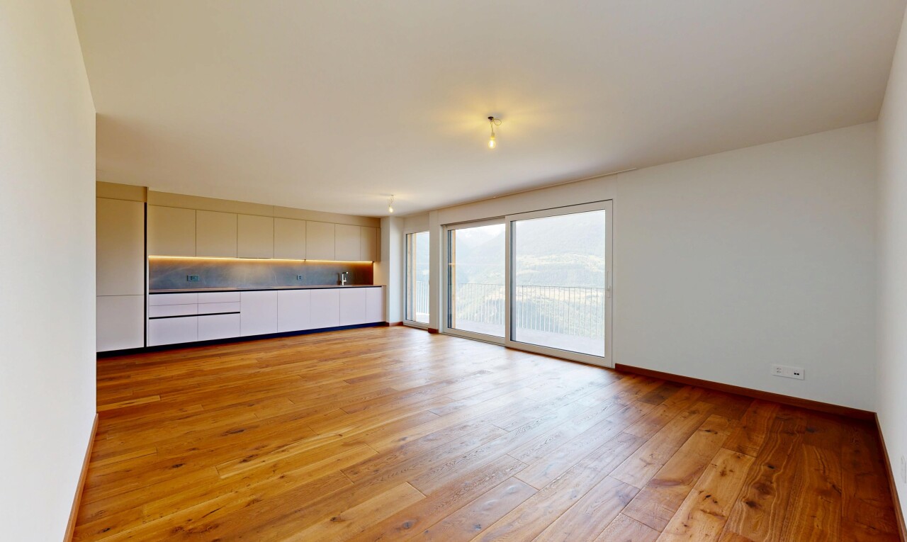 leerer raum mit inside property, natürliches licht, natural light, gipskartonwand, und drywall