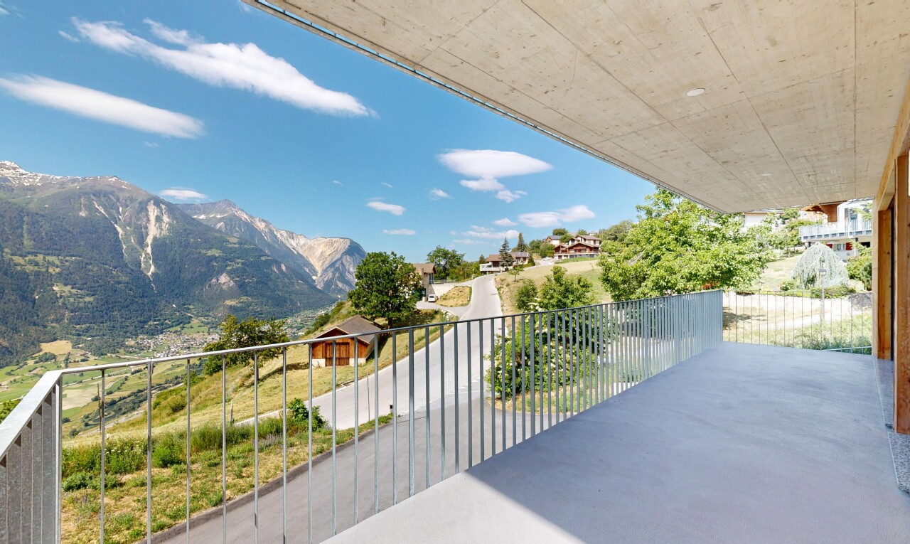 balkon mit from property, day time, blick auf die berge, mountain view, und terrasse