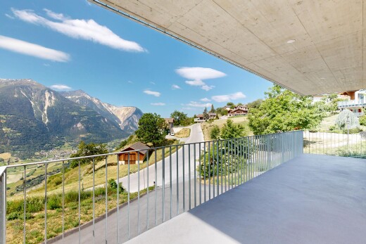 balkon mit from property, day time, blick auf die berge, mountain view, und terrasse
