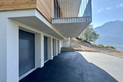 terrasse mit blick auf die berge