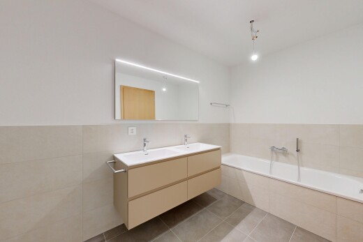 bad mit doppelwaschtisch, komplettes badezimmer, fliesenwand, tile wall, und bad