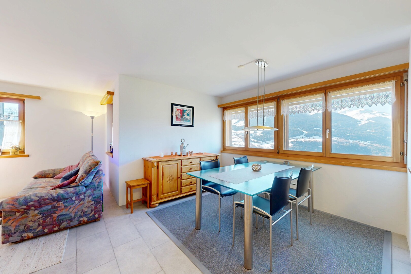 salle à manger avec inside property, natural light, lumière naturelle, drywall, et cloison sèche