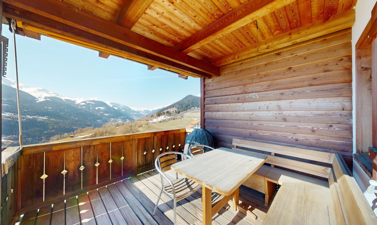 balcon avec mountain view, vue sur la montagne, day time, from property, et terrasse
