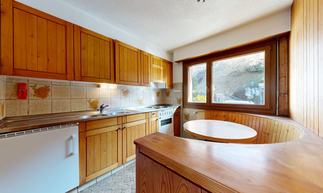 küche mit geschirrspülmaschine, arbeitsfläche, butcher block countertops, light floor, und light countertops