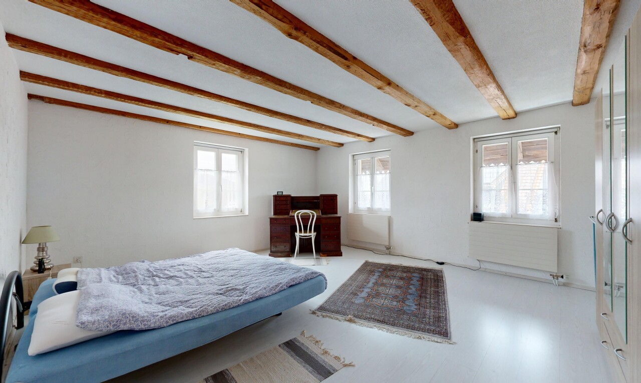 chambre avec inside property, natural light, lumière naturelle, drywall, et cloison sèche