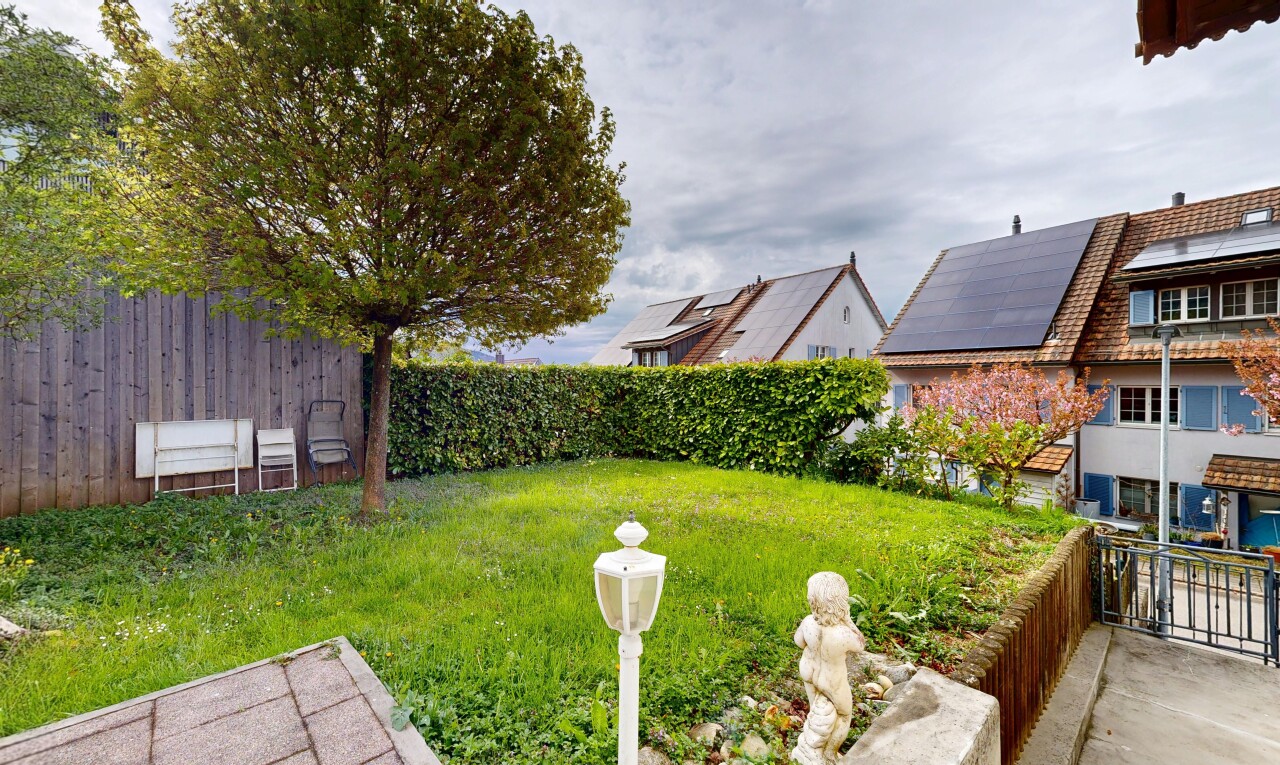 jardin avec clôture, from property, pelouse, et overcast