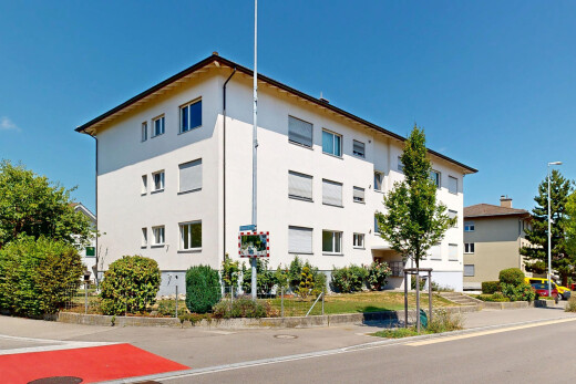 extérieur du bâtiment avec éclairage public, day time, apartment complex view, et vue sur le complexe d'appartements