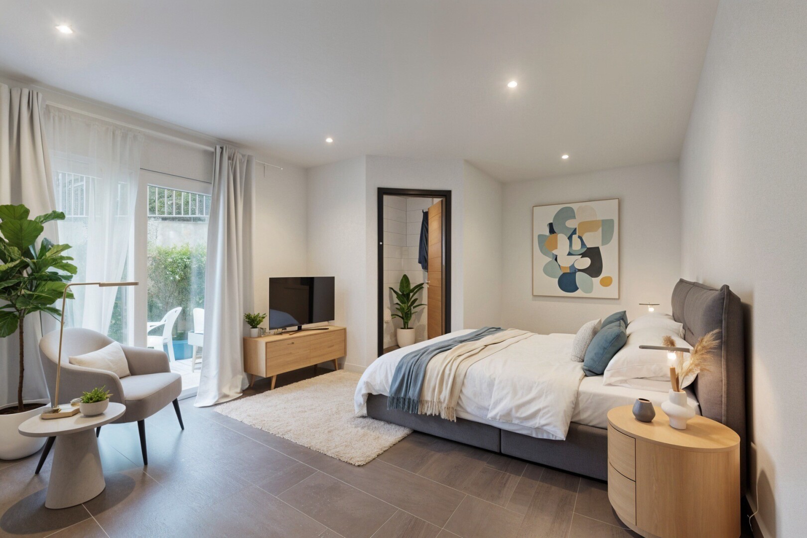 zimmer / schlafzimmer mit inside property, fernseher, natürliches licht, natural light, und außenzugang