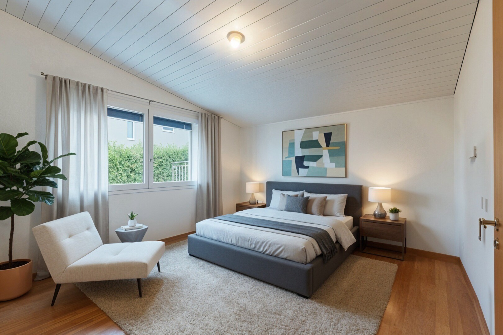 zimmer / schlafzimmer mit holzfußboden, wood finish floor, dachschräge, vaulted ceiling, und natürliches licht