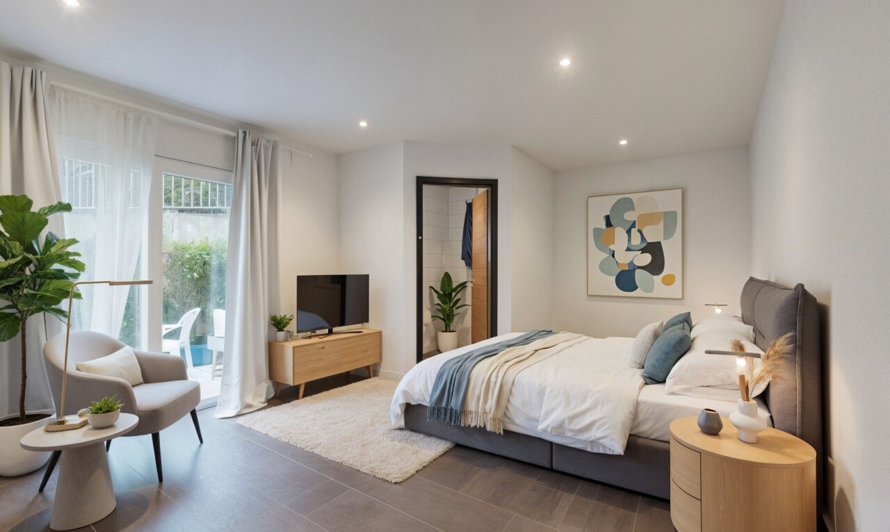 zimmer / schlafzimmer mit inside property, fernseher, natürliches licht, natural light, und außenzugang