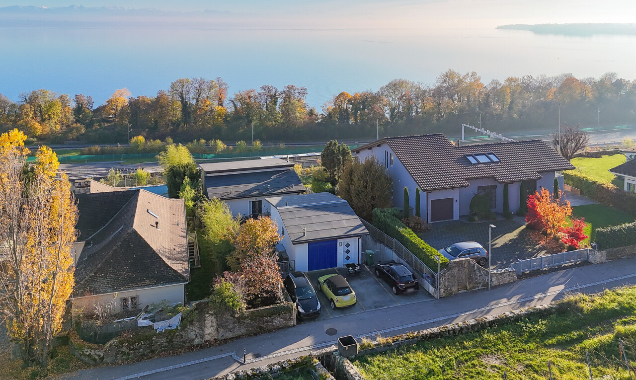 außenansicht mit property visible und stuckverkleidung