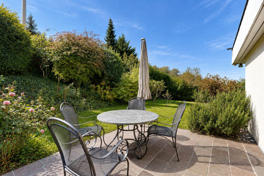 terrasse mit terrasse, essbereich im freien, from property, day time, und rasen