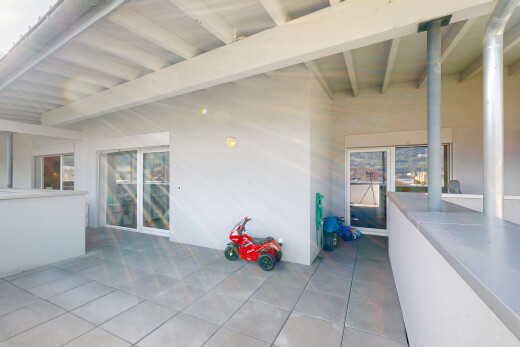 terrasse avec inside property