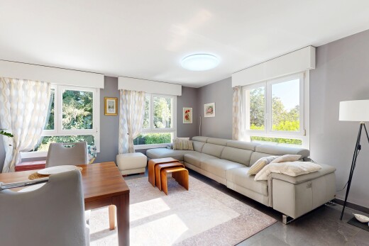 wohnzimmer mit drywall, gipskartonwand, natural light, natürliches licht, und inside property