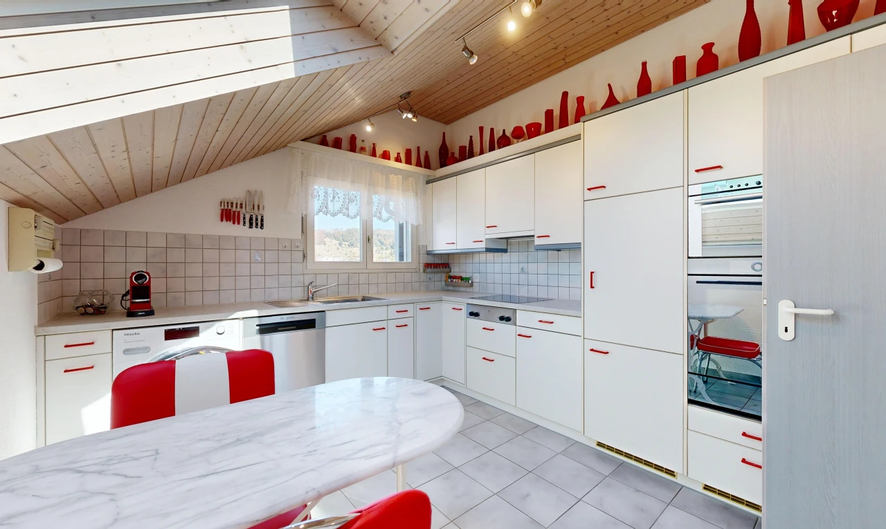 küche mit deckenbeleuchtung, wood ceiling, holzdecke, küchenrückwand beim Herd, und küchenrückwand beim herd