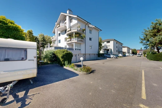 außenansicht mit day time, from community, und parkplatz