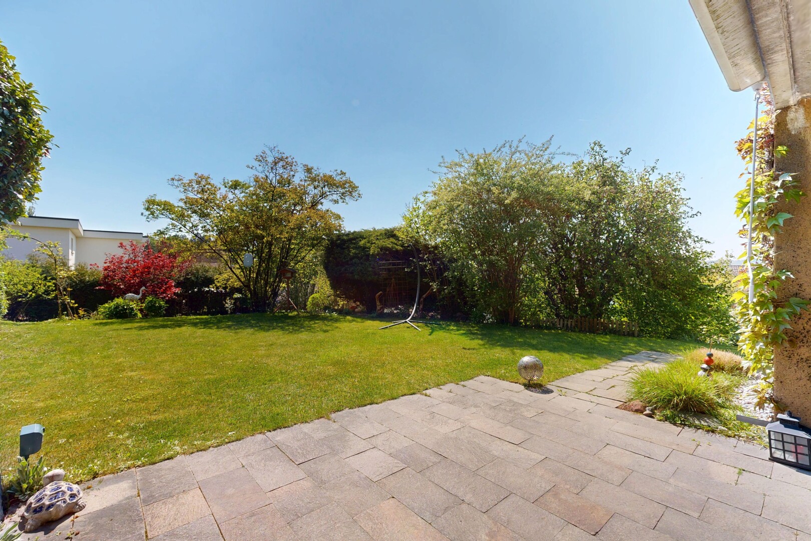 garten mit rasen, from property, und day time