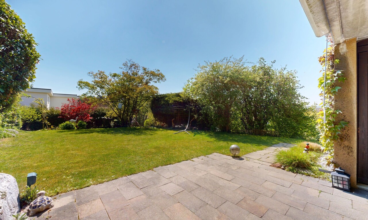 garten mit rasen, from property, und day time