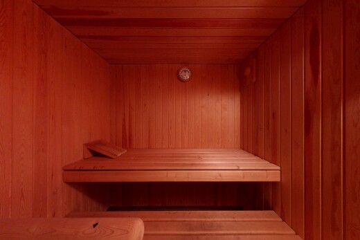 einzelheiten mit sauna, interior, wall / siding, appliance, und holzdecke